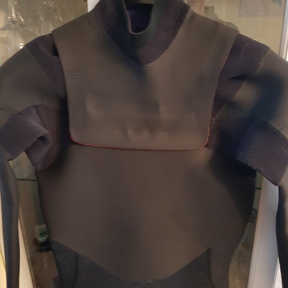 Wetsuit - Picture 2 of 6